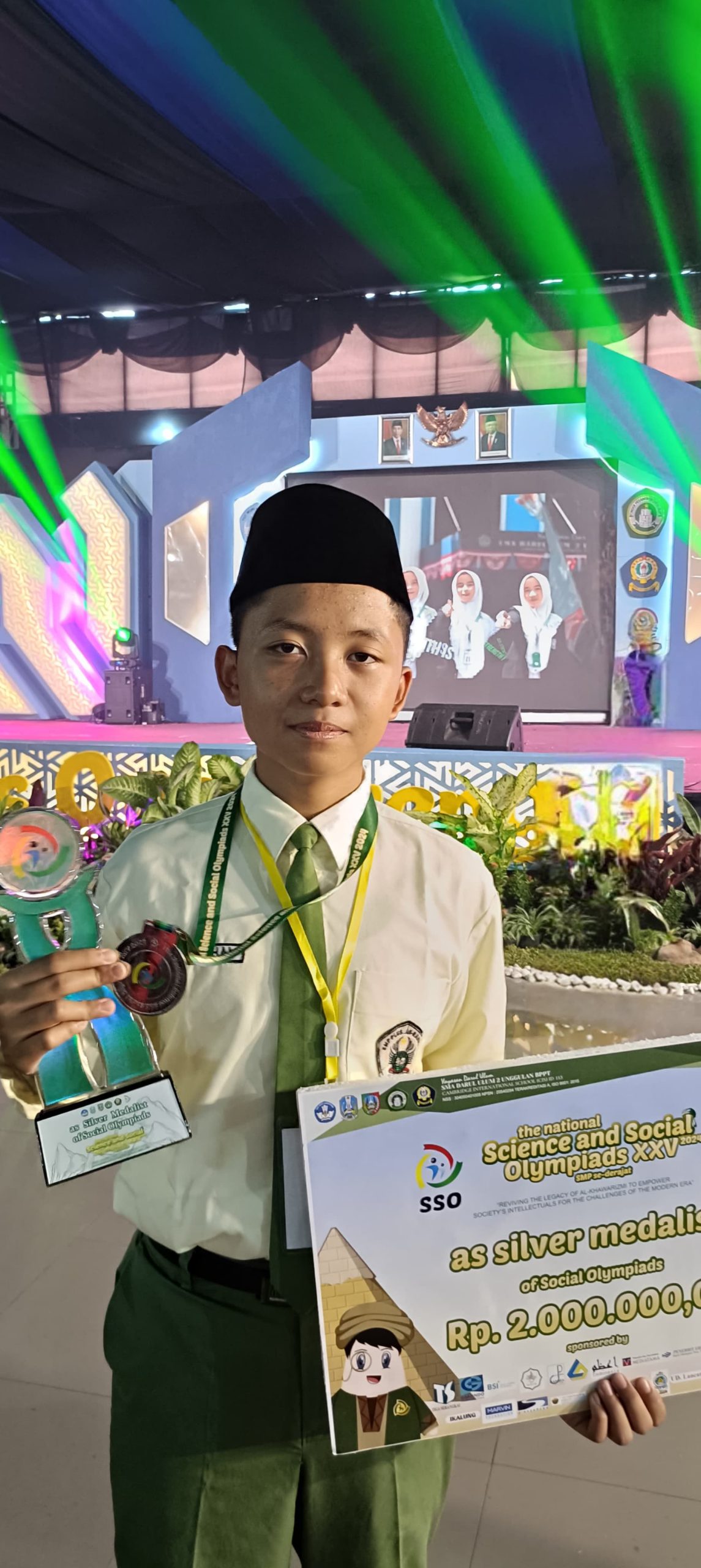 SMP Plus Ar-Rahmat Raih 1st Silver Medalist di Ajang The National Science & Social Olympiads XXV