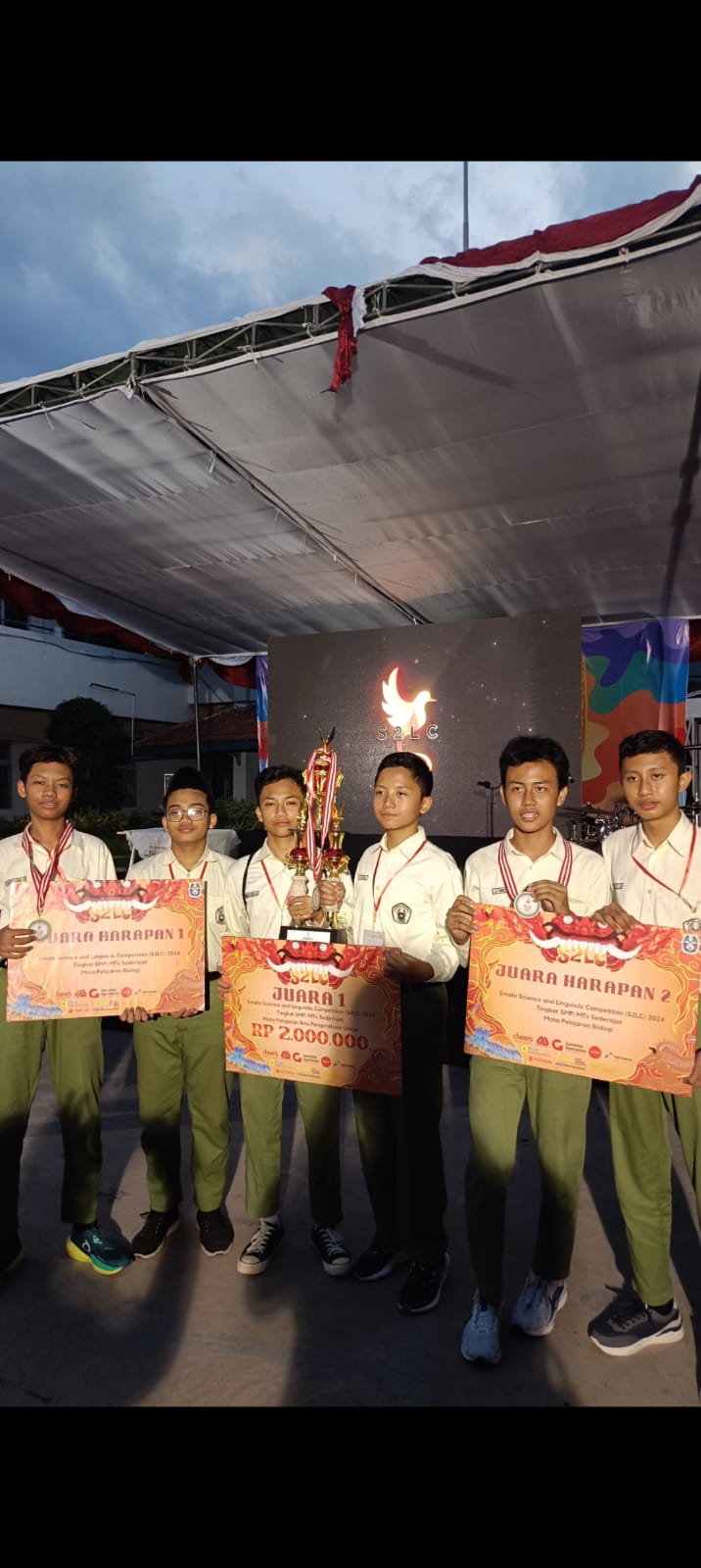 Ar-Rahmat Kantongi Juara 1 di Kompetisi SMA Negeri 5 Surabaya